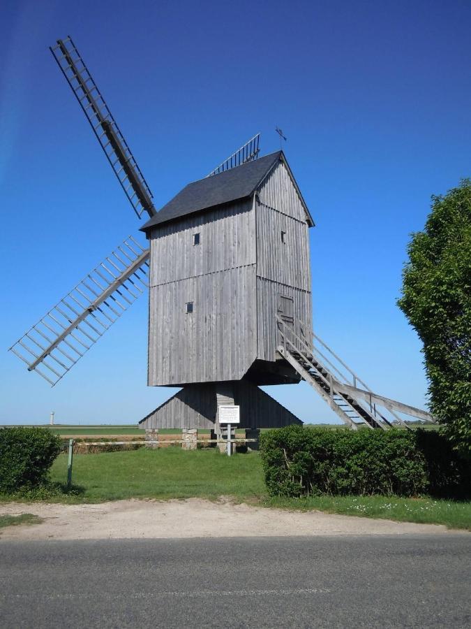 Mobilhome sous chalet en bois au calme à la ferme Josnes Exterior foto